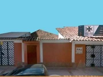CASA EN AVENIDA INFANCIA