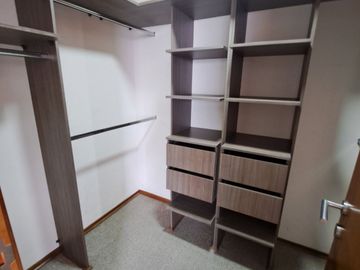LINDO  DEPARTAMENTO  2D , 2B , 2E  , A PASOS DE AV. LIBERTAD, SECTOR PONIENTE.