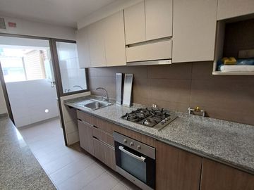 LINDO  DEPARTAMENTO  2D , 2B , 2E  , A PASOS DE AV. LIBERTAD, SECTOR PONIENTE.