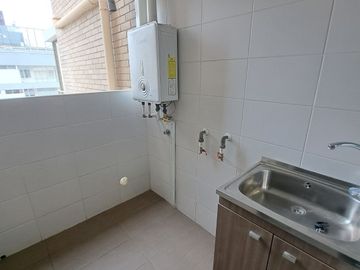 LINDO  DEPARTAMENTO  2D , 2B , 2E  , A PASOS DE AV. LIBERTAD, SECTOR PONIENTE.
