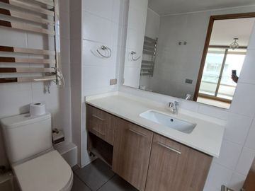 LINDO  DEPARTAMENTO  2D , 2B , 2E  , A PASOS DE AV. LIBERTAD, SECTOR PONIENTE.