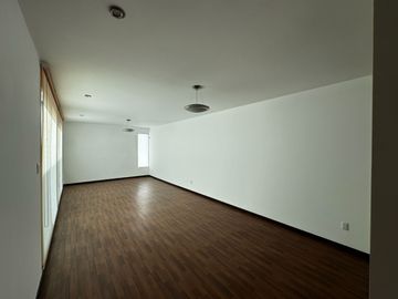 Casa en Venta en Horizontes 2 con Amplio patio.