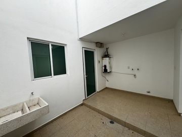 Casa en Venta en Horizontes 2 con Amplio patio.