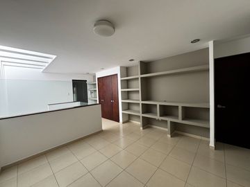 Casa en Venta en Horizontes 2 con Amplio patio.