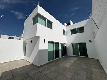 Casa en Venta en Horizontes 2 con Amplio patio.