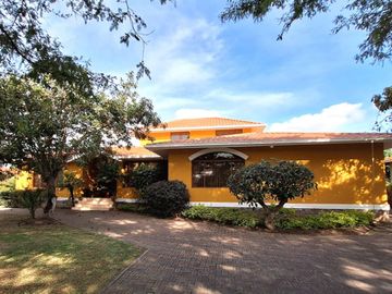 Casa 506 m2. + Terreno 1.926 m2. Sector Buena Esperanza, Tumbaco