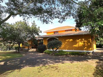 Casa 506 m2. + Terreno 1.926 m2. Sector Buena Esperanza, Tumbaco