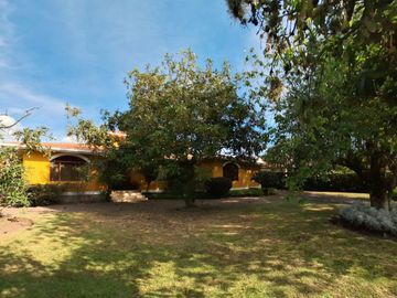 Casa 506 m2. + Terreno 1.926 m2. Sector Buena Esperanza, Tumbaco