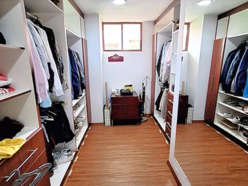 Casa 506 m2. + Terreno 1.926 m2. Sector Buena Esperanza, Tumbaco