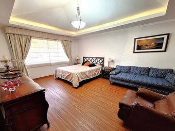Casa 506 m2. + Terreno 1.926 m2. Sector Buena Esperanza, Tumbaco