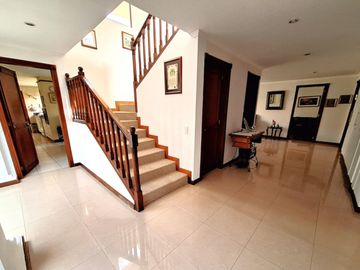 Casa 506 m2. + Terreno 1.926 m2. Sector Buena Esperanza, Tumbaco