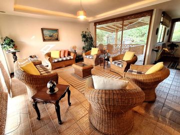Casa 506 m2. + Terreno 1.926 m2. Sector Buena Esperanza, Tumbaco