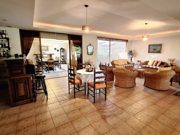 Casa 506 m2. + Terreno 1.926 m2. Sector Buena Esperanza, Tumbaco