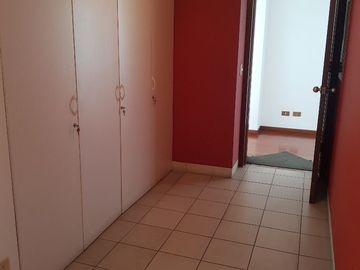 VENDO DPTO DUPLEX  770MTS CON 5 ESTACIONAMIENTOS
