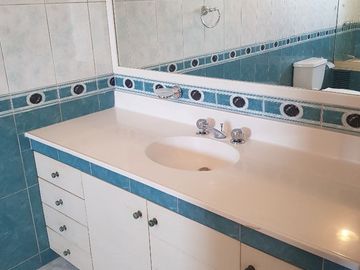 VENDO DPTO DUPLEX  770MTS CON 5 ESTACIONAMIENTOS