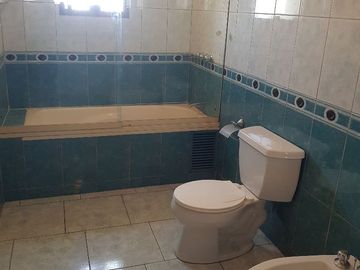 VENDO DPTO DUPLEX  770MTS CON 5 ESTACIONAMIENTOS