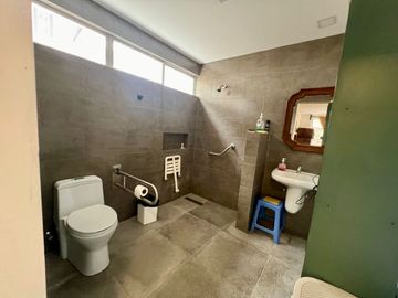 En Venta Casa Rentera en Azogues en la Avenida 16 de Abril