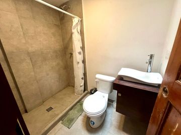 En Venta Casa Rentera en Azogues en la Avenida 16 de Abril