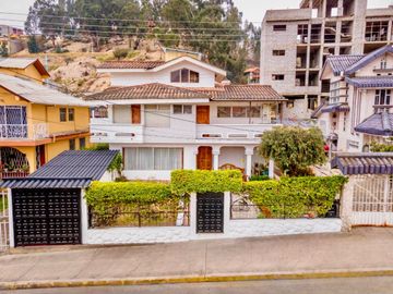 En Venta Casa Rentera en Azogues en la Avenida 16 de Abril