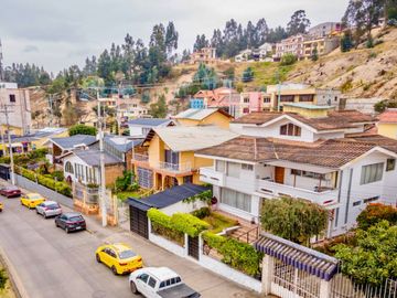 En Venta Casa Rentera en Azogues en la Avenida 16 de Abril