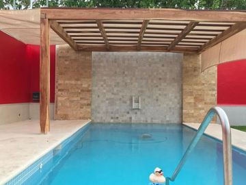 Casa con jardín y alberca privada, en venta, Montecristo, Mérida