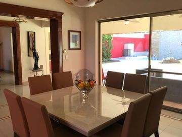 Casa con jardín y alberca privada, en venta, Montecristo, Mérida