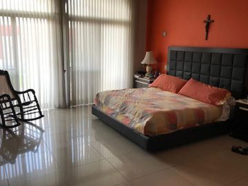 Casa con jardín y alberca privada, en venta, Montecristo, Mérida