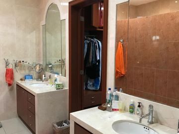 Casa con jardín y alberca privada, en venta, Montecristo, Mérida