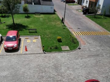 Departamento zona comercial Conocoto