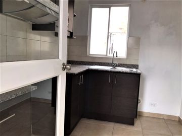 Departamento zona comercial Conocoto