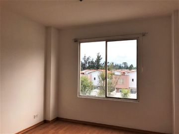 Departamento zona comercial Conocoto