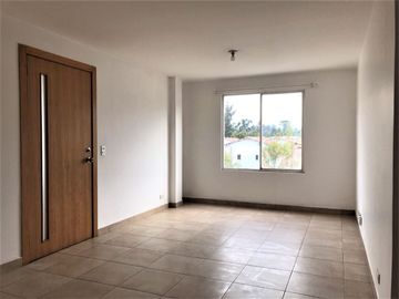 Departamento zona comercial Conocoto