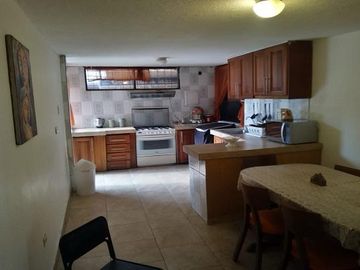 SE VENDE DEPARTAMENTO CON SUITE INDEPENDIENTE, SECTOR PLAZA DE TOROS, NORTE DE QUITO, PICHINCHA, ECUADOR