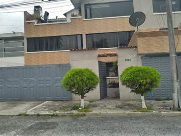 SE VENDE DEPARTAMENTO CON SUITE INDEPENDIENTE, SECTOR PLAZA DE TOROS, NORTE DE QUITO, PICHINCHA, ECUADOR