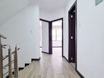 Se vende casa tres habitaciones al sur de la ciudad