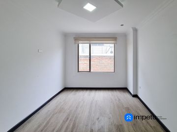 Se vende casa tres habitaciones al sur de la ciudad
