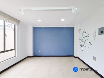 Se vende casa tres habitaciones al sur de la ciudad