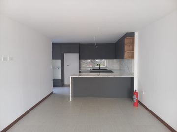 VENTA CASA A ESTRENAR SECTOR  NAYON