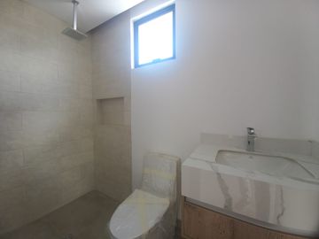 VENTA CASA A ESTRENAR SECTOR  NAYON