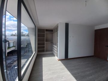 VENTA CASA A ESTRENAR SECTOR  NAYON