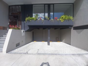 VENTA CASA A ESTRENAR SECTOR  NAYON