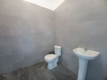 VENTA CASA A ESTRENAR SECTOR  NAYON