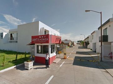 Oportunidad en Casa en venta en Santa Mónica