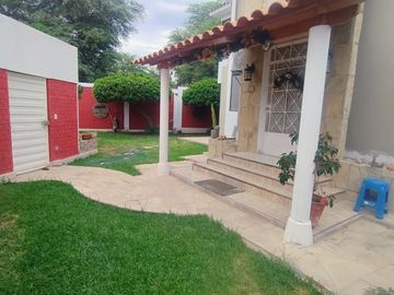 AMPLIA CASA EN VENTA O ALQUILER LOMA BLANCA - PIURA