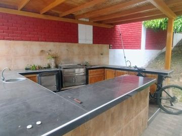 AMPLIA CASA EN VENTA O ALQUILER LOMA BLANCA - PIURA