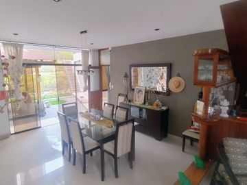 AMPLIA CASA EN VENTA O ALQUILER LOMA BLANCA - PIURA