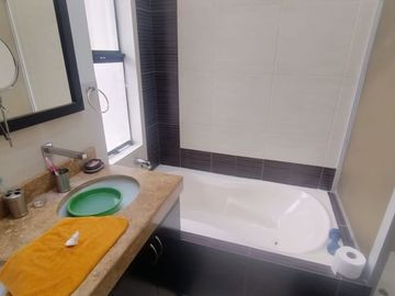 AMPLIA CASA EN VENTA O ALQUILER LOMA BLANCA - PIURA