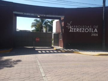 CASA EN VENTA EN ZEREZOTLA