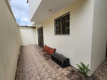 CASA EN VENTA EN URB. SAN PATRICIO DE MACHALA