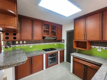 CASA EN VENTA EN URB. SAN PATRICIO DE MACHALA